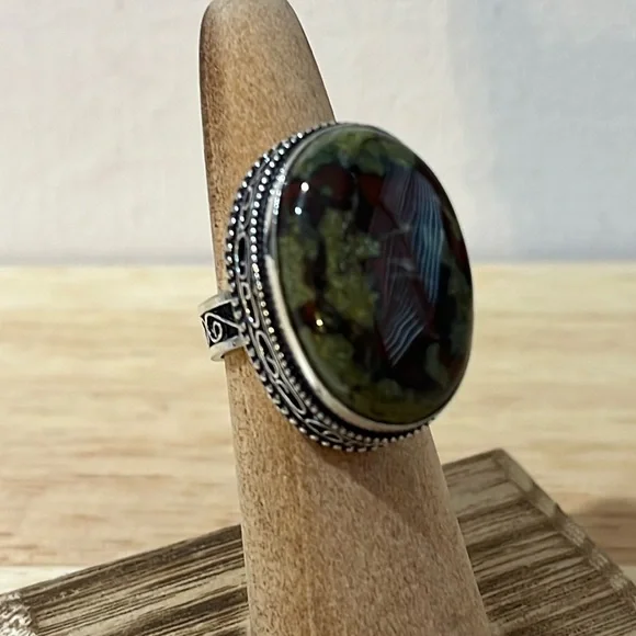 925 STAMPED STERLING SILVER OVERLAY DRAGON BLOOD GEMSTONE STATEMENT RING SIZE 7 - Picture 2 of 9